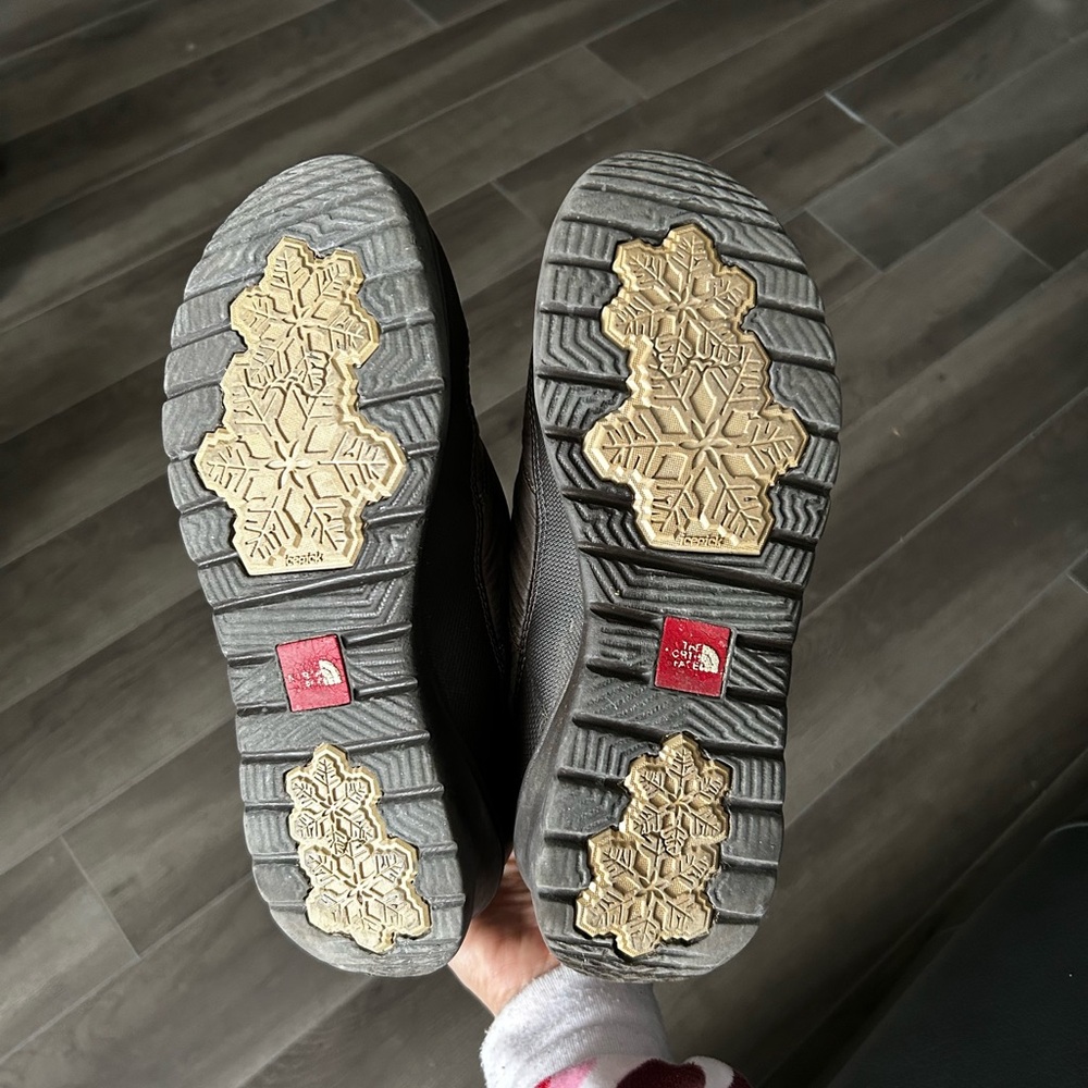 The North Face Women's Chocolate Winter Boots - Picture 7 of 7